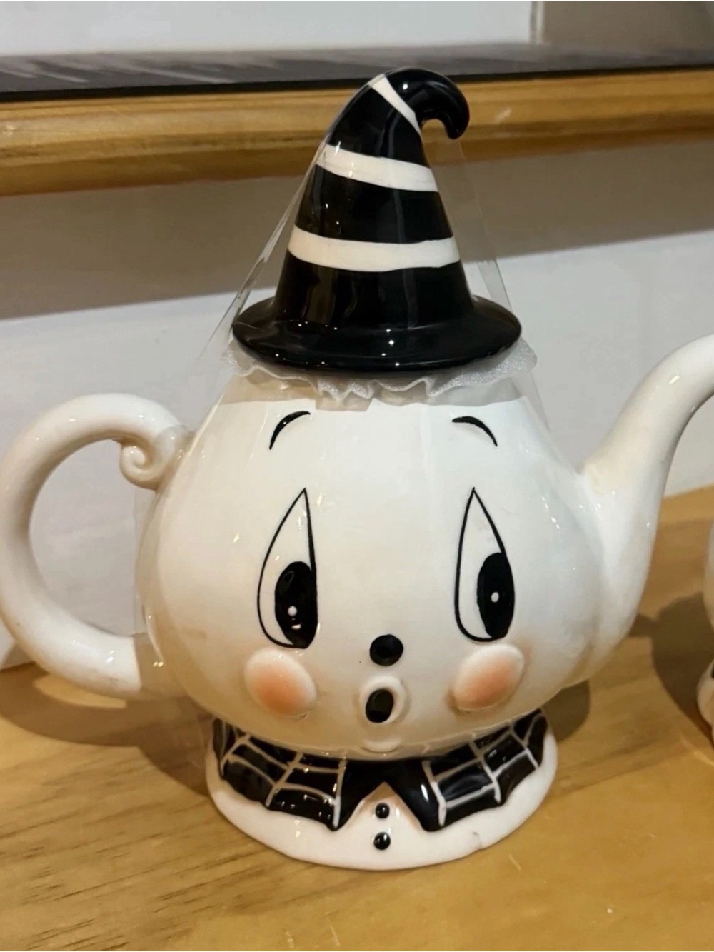 Johanna Parker Halloween Ghost NWT Viral  teapot